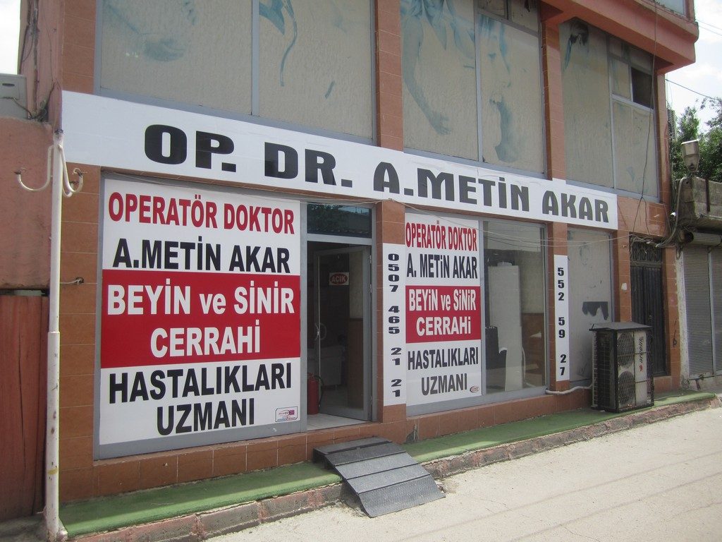 Operatör Doktor Metin Akar