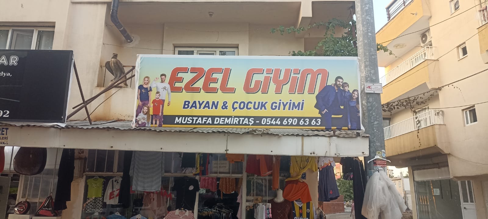 Ezel Bayan ve Çocuk Giyim